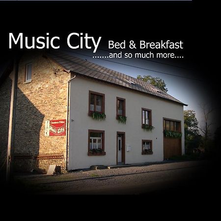 B&B Music City Wibrin ภายนอก รูปภาพ
