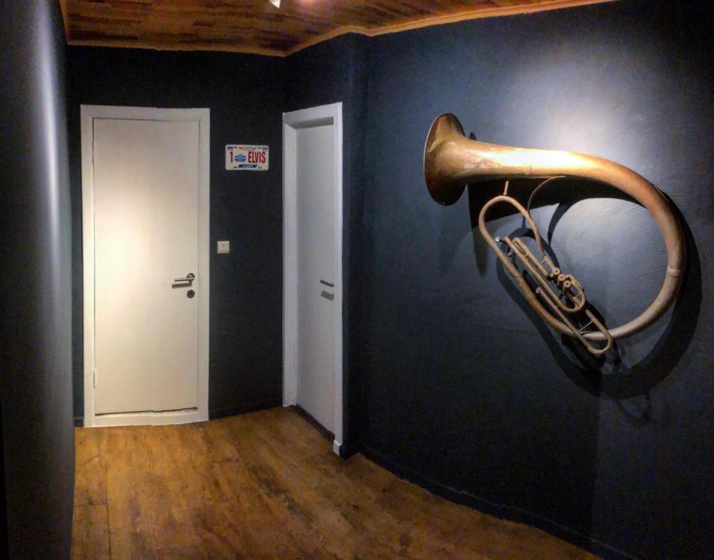 B&B Music City Wibrin ภายนอก รูปภาพ