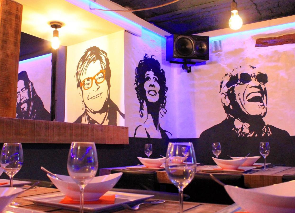 B&B Music City Wibrin ภายนอก รูปภาพ