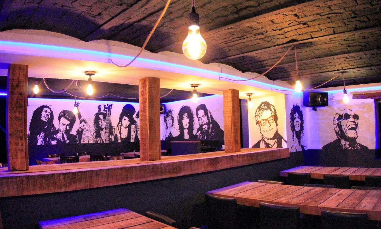B&B Music City Wibrin ภายนอก รูปภาพ