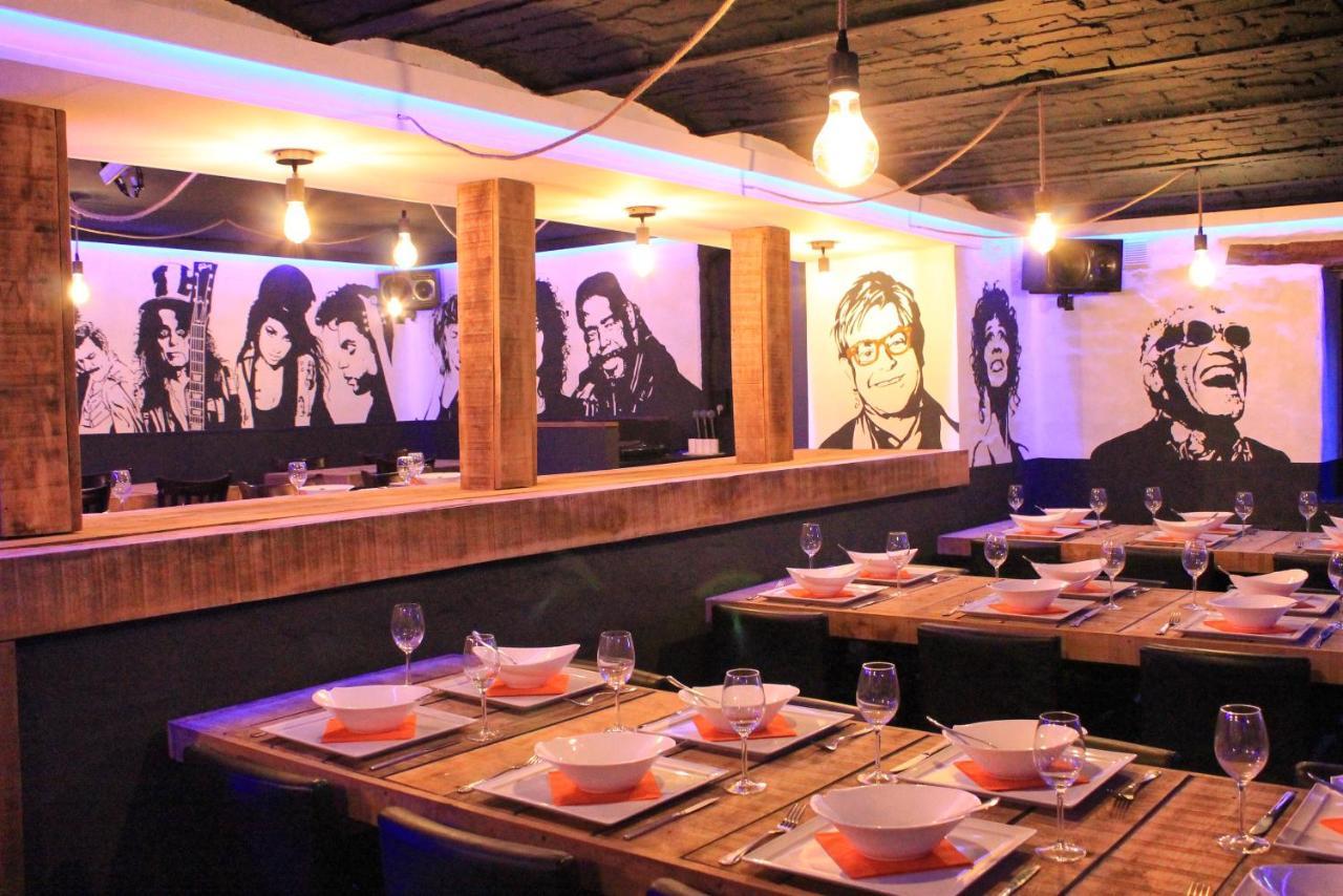 B&B Music City Wibrin ภายนอก รูปภาพ